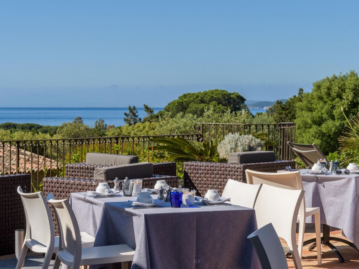 Plateau petit déjeuner hôtel de charme en corse